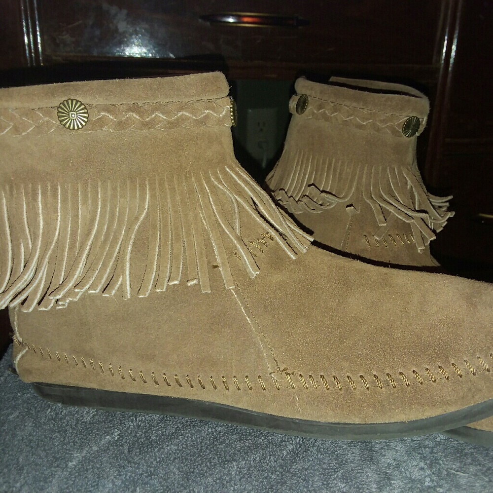 Minnetonka low boots